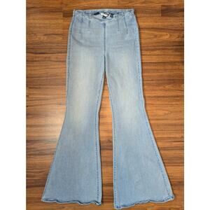 American Eagle Luxe Stretch Super Flare Jeans- Light Wash- Size Medium